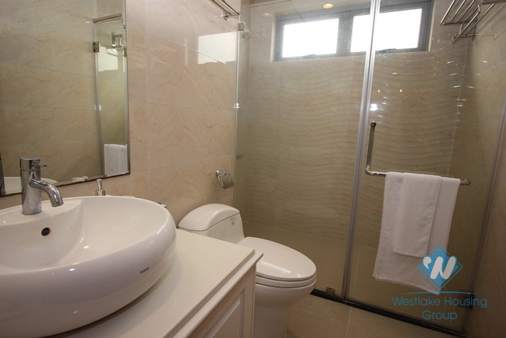 Three bedrooms apartment for rent in Vinhome Nguyen Chi Thanh, Dong Da district, Ha Noi